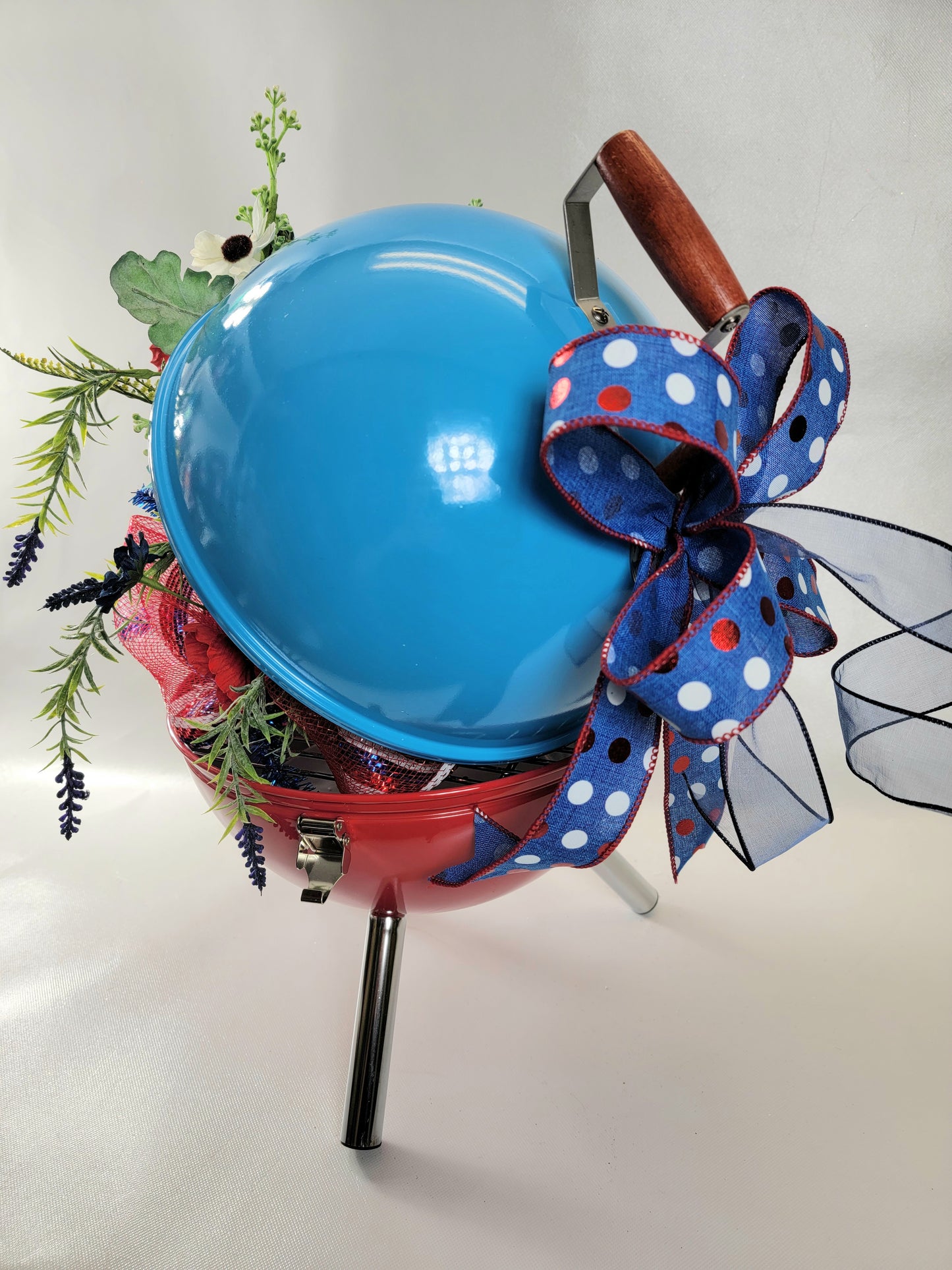 Metal Red/Blue Mini Barbeque