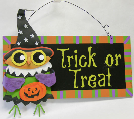 Metal Owl Trick or Treat Sign